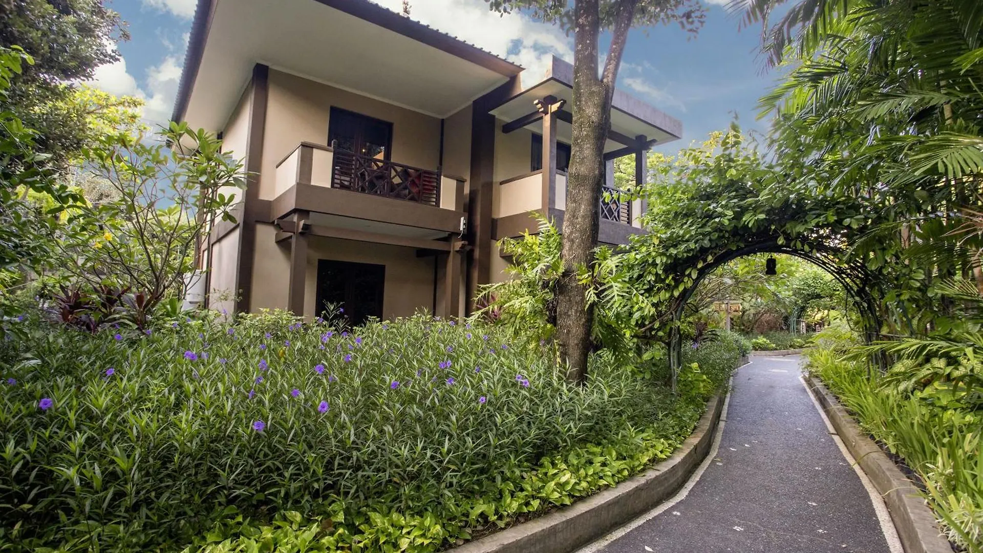 Risata Bali Resort&Spa Kuta Lombok Hotel