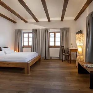 https://gasthaus-unterwirt-26-hadrianstrae.com-bavaria.com
