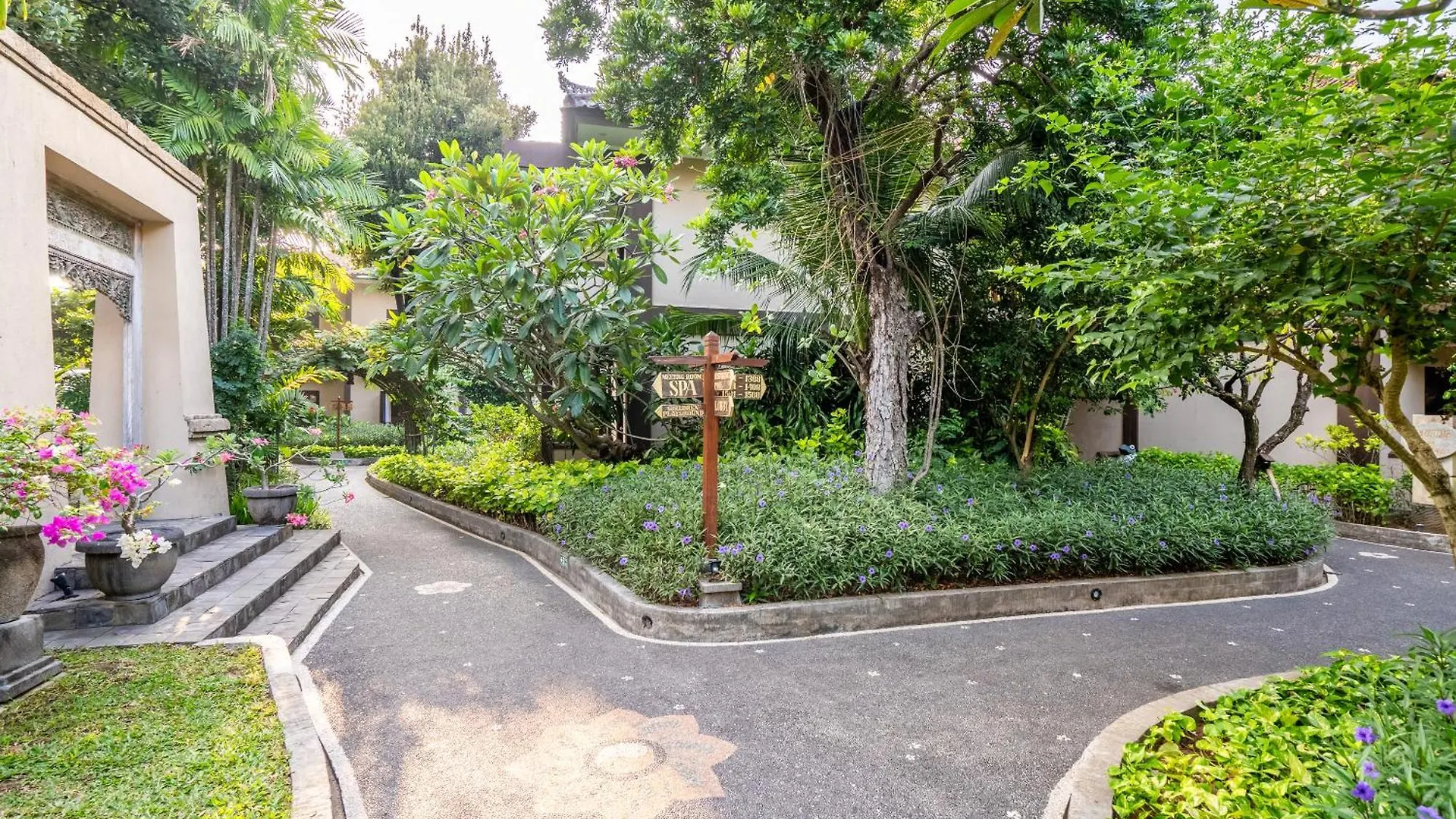 Hotel Risata Bali Resort & Spa Kuta Lombok